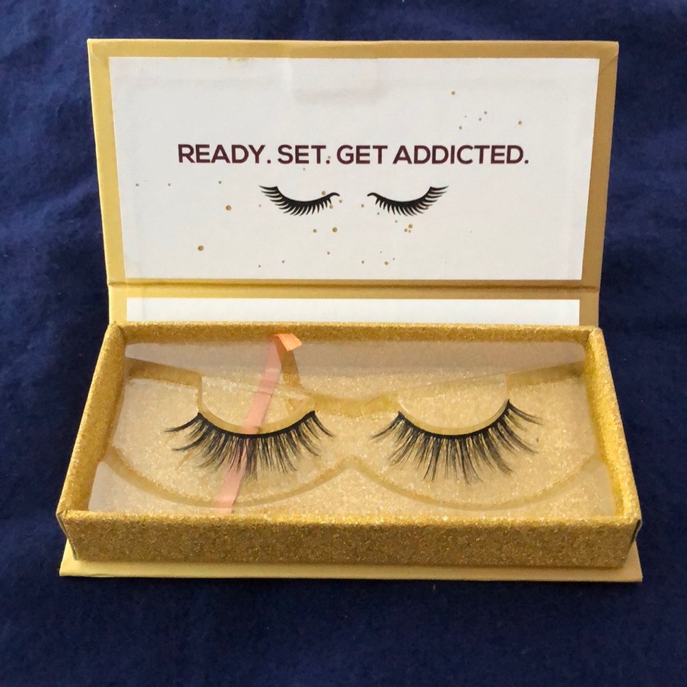 Lashaholic Luxury Lashes